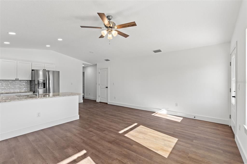 Active With Contract: $259,000 (3 beds, 2 baths, 1008 Square Feet)