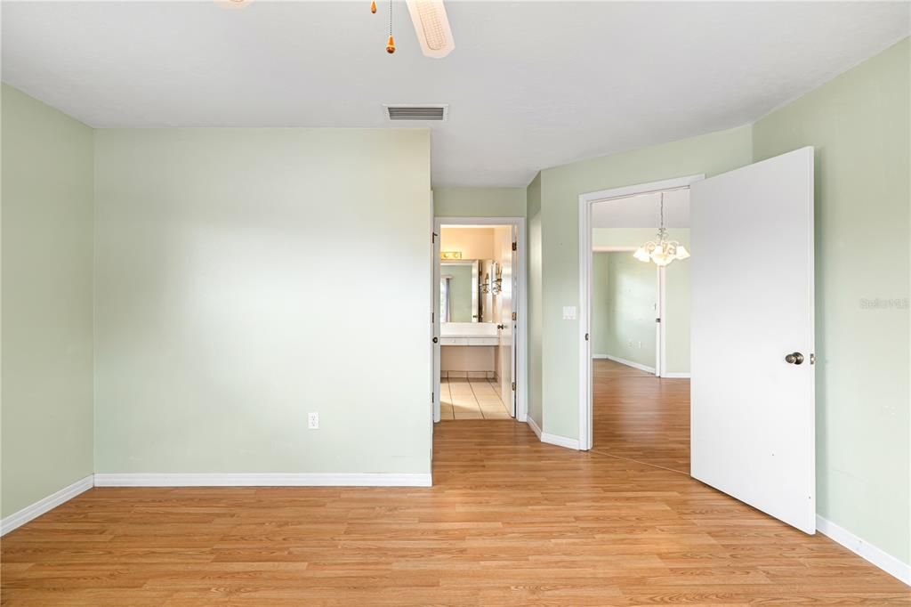 Active With Contract: $345,000 (2 beds, 2 baths, 1600 Square Feet)