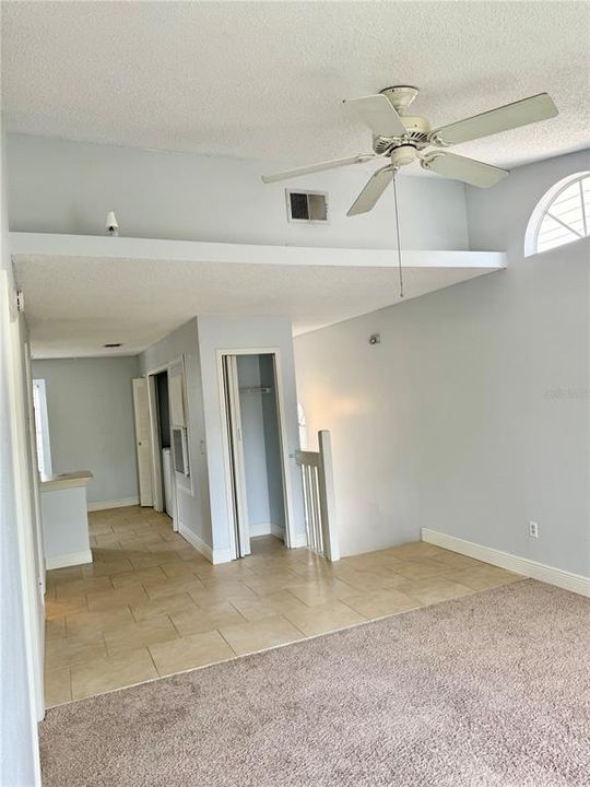 Active With Contract: $160,000 (1 beds, 1 baths, 699 Square Feet)