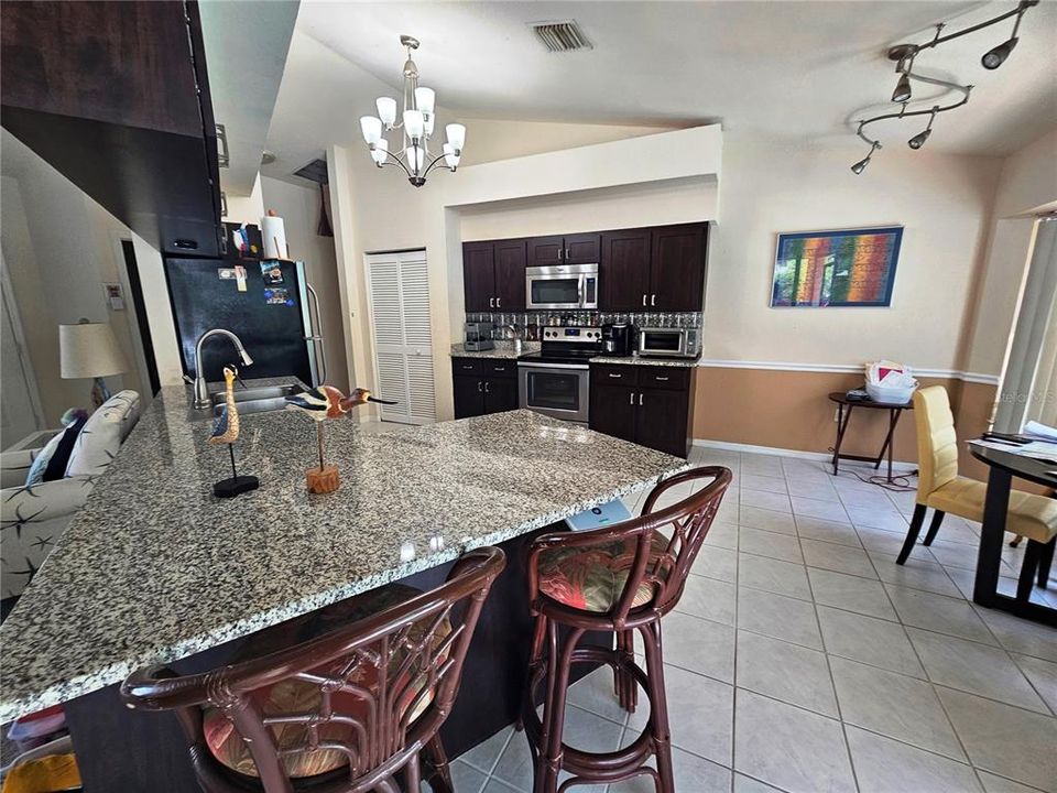 For Sale: $339,900 (3 beds, 2 baths, 1462 Square Feet)