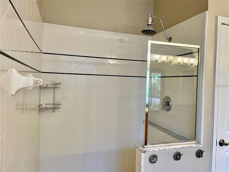 Недавно арендовано: $3,500 (4 спален, 3 ванн, 2032 Квадратных фут)