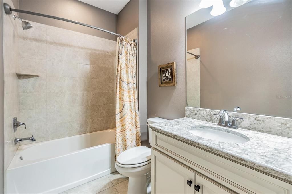 最近售出: $359,900 (2 贝兹, 2 浴室, 1742 平方英尺)