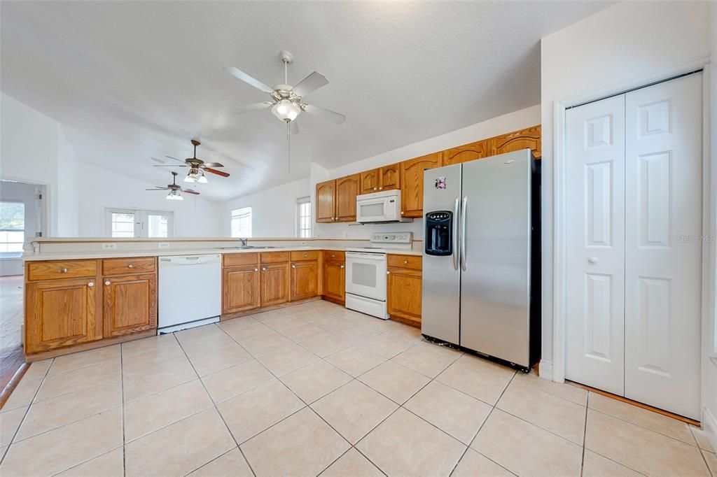 For Sale: $395,000 (3 beds, 2 baths, 1385 Square Feet)