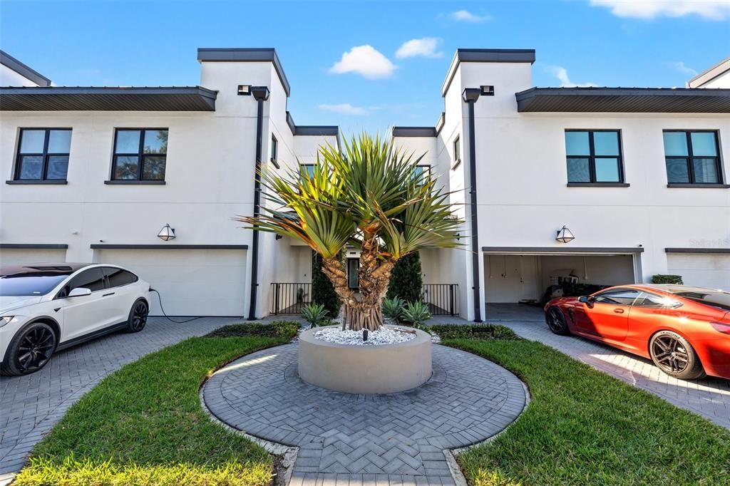 Recently Sold: $690,000 (3 beds, 2 baths, 2076 Square Feet)