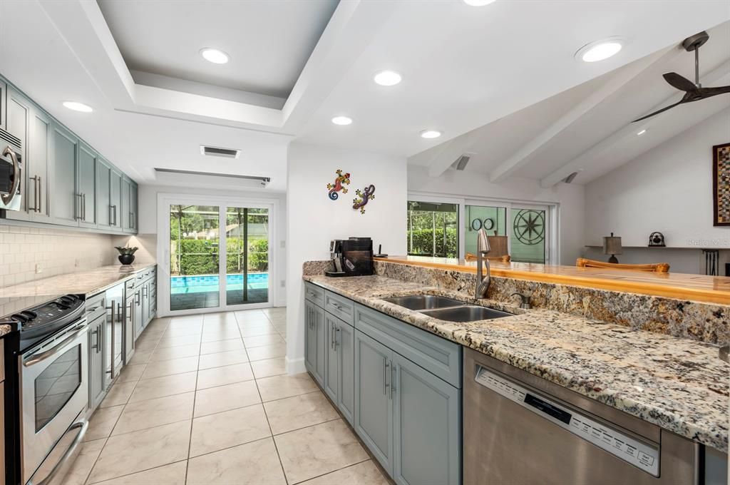 Bright Kitchen with Granite counters. Immaculate.