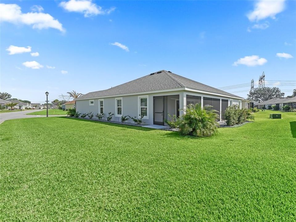 For Sale: $549,900 (3 beds, 2 baths, 2033 Square Feet)