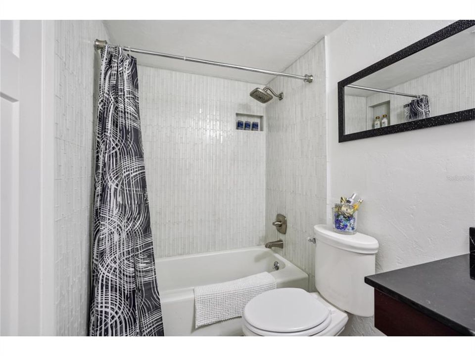 待售: $474,400 (2 贝兹, 2 浴室, 1360 平方英尺)
