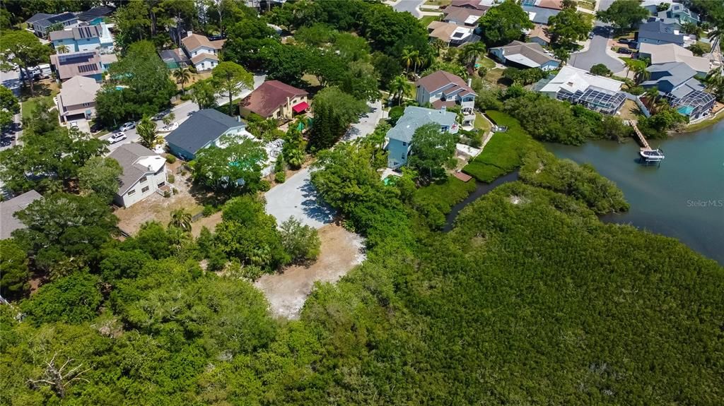 待售: $299,900 (0.29 acres)