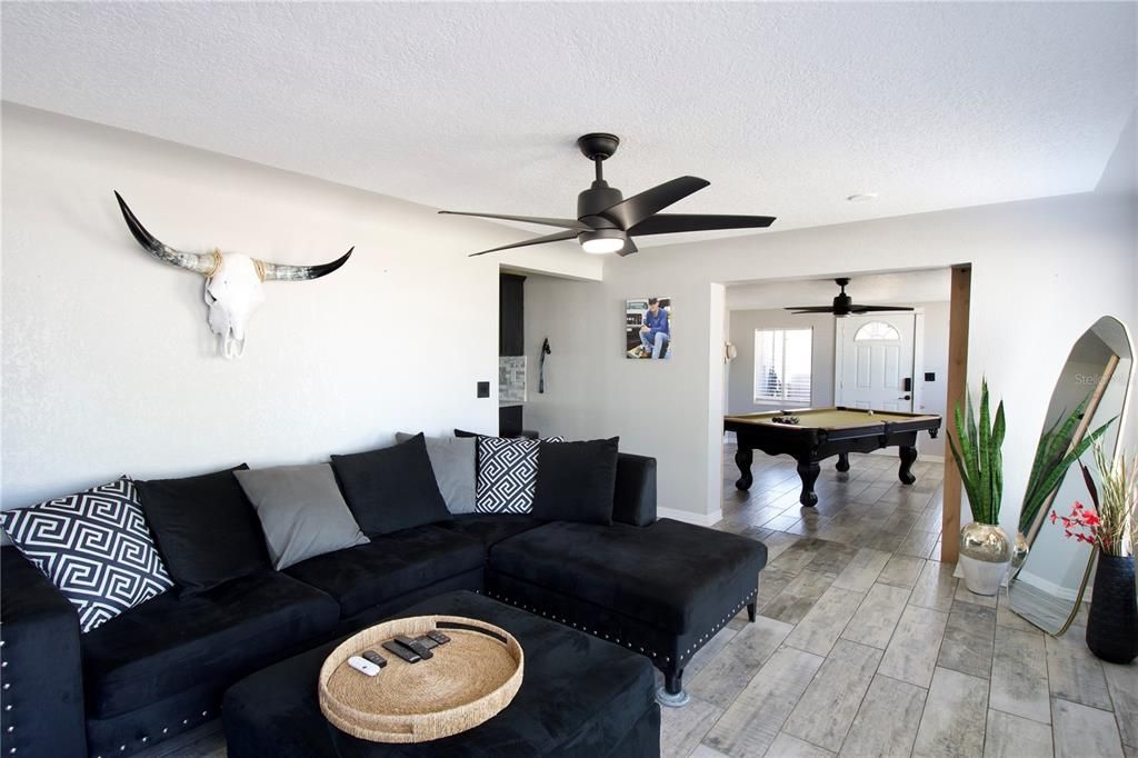For Sale: $314,900 (3 beds, 2 baths, 2022 Square Feet)