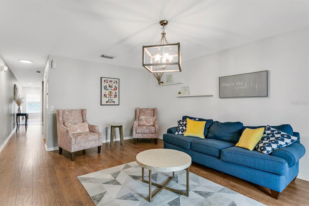 Active With Contract: $324,900 (3 beds, 2 baths, 1680 Square Feet)