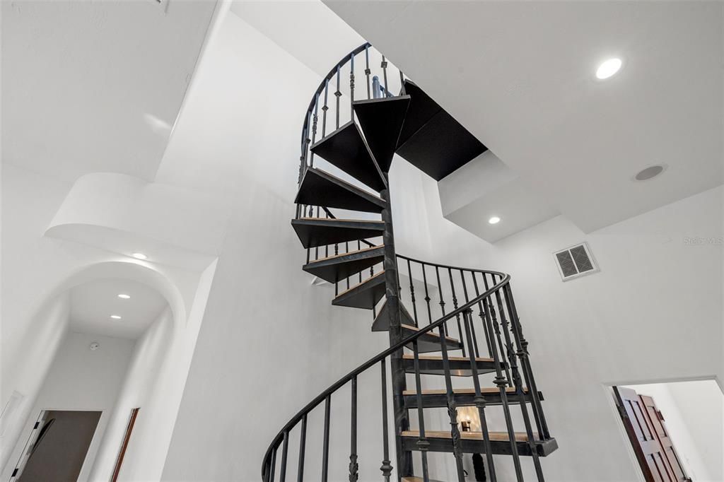 Spiral Staircase to Roof-top