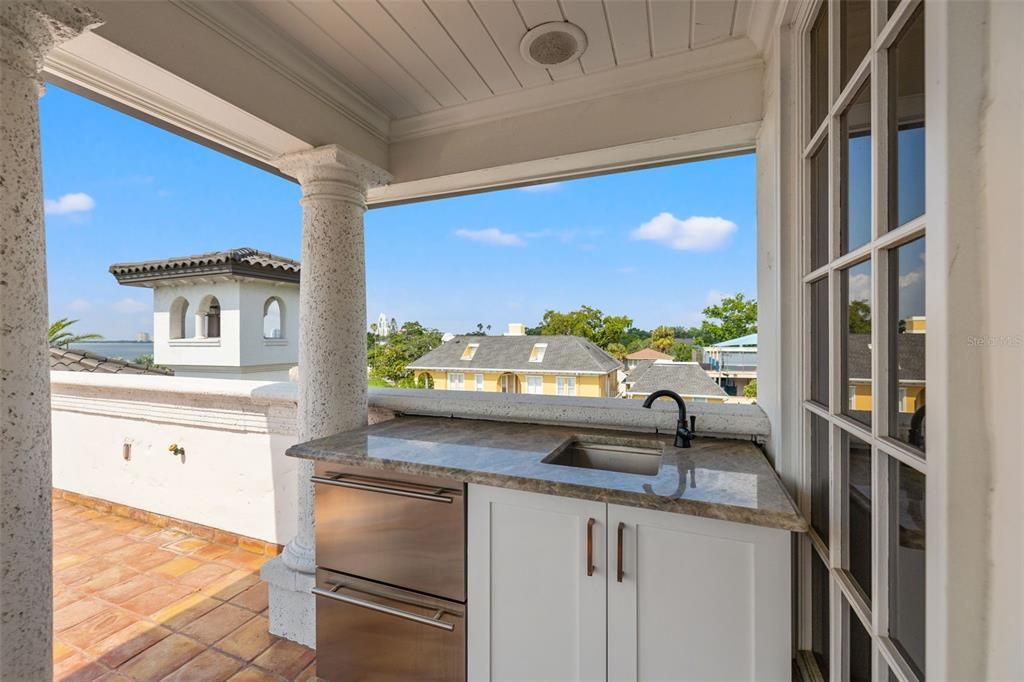 Outdoor Wet bar