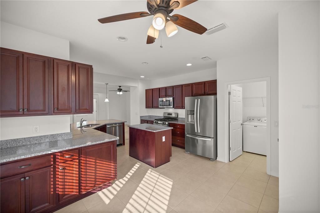 For Sale: $354,900 (2 beds, 2 baths, 1666 Square Feet)