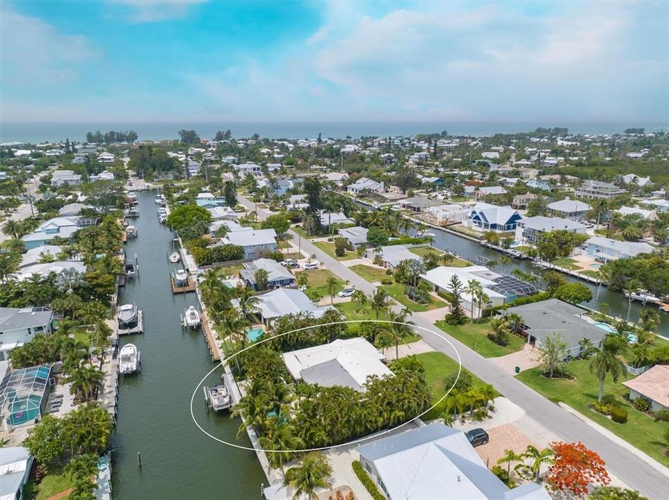 Active With Contract: $1,899,999 (3 beds, 2 baths, 2337 Square Feet)