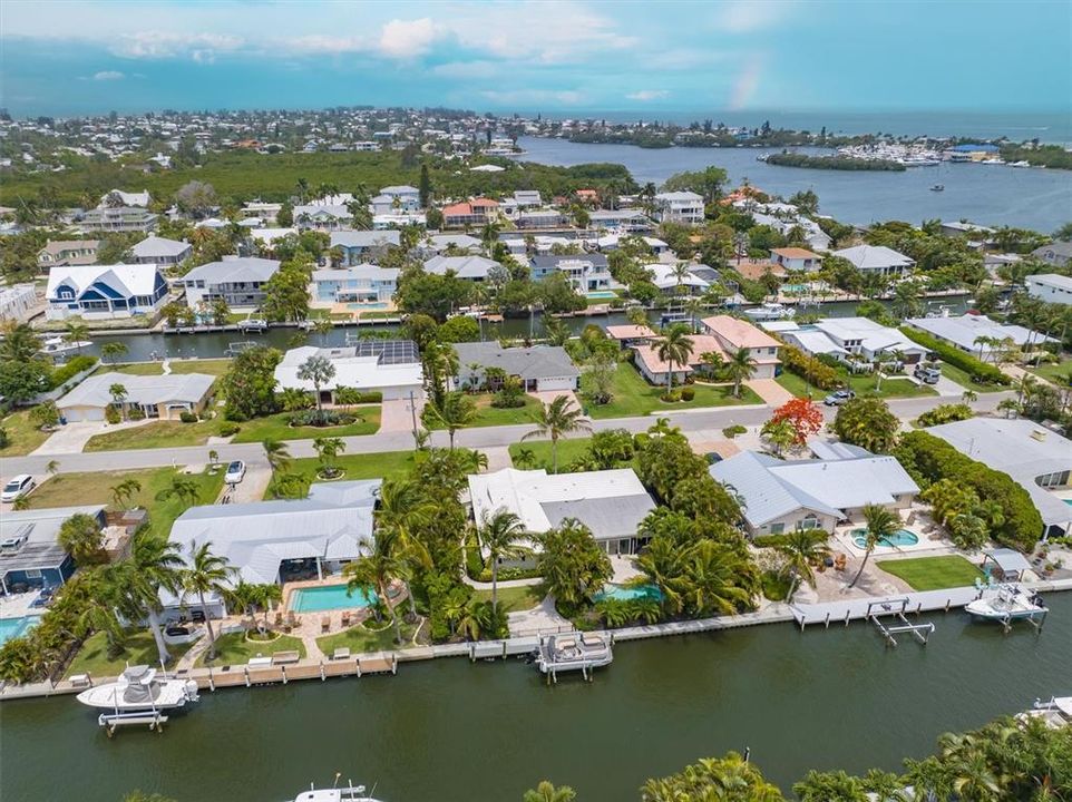 Active With Contract: $1,899,999 (3 beds, 2 baths, 2337 Square Feet)