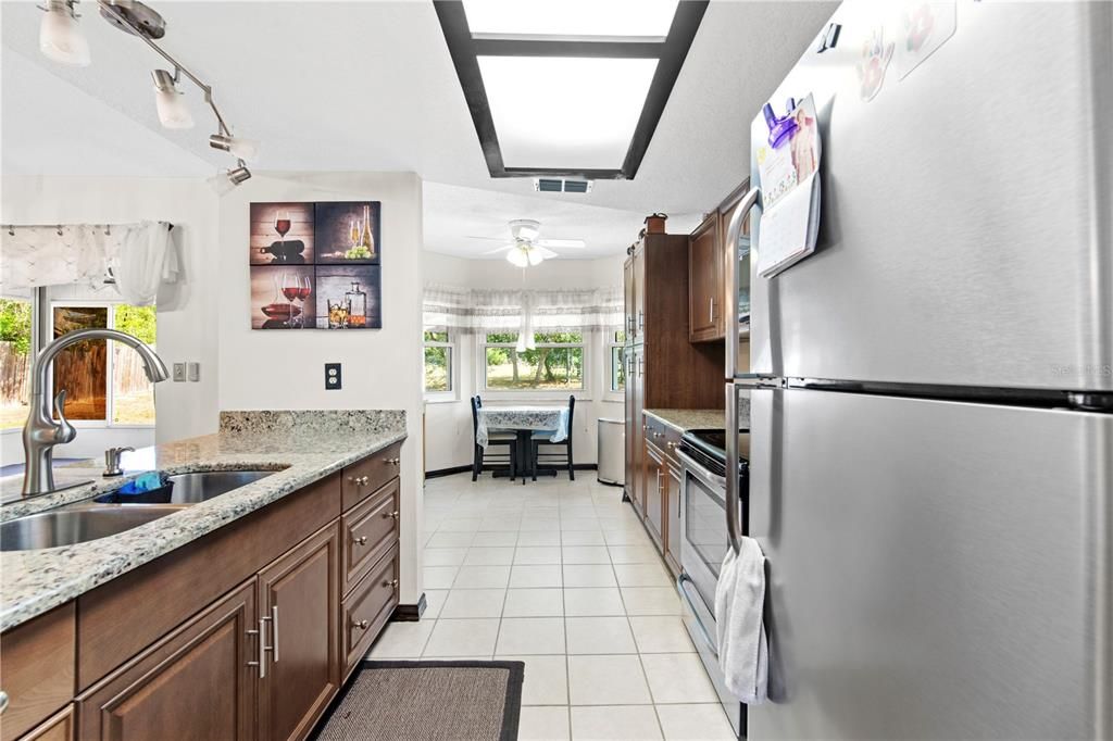 Active With Contract: $269,900 (2 beds, 2 baths, 1181 Square Feet)