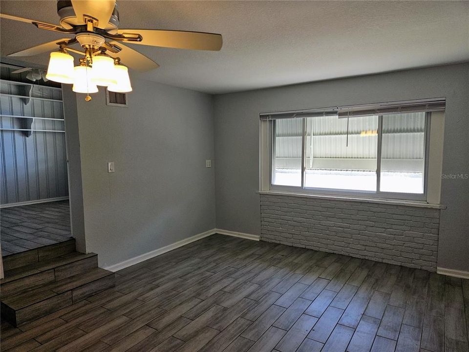 For Rent: $1,300 (1 beds, 1 baths, 508 Square Feet)