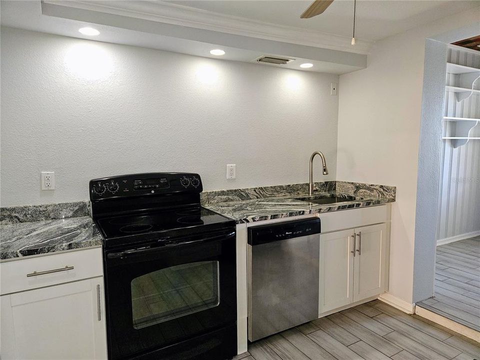 For Rent: $1,300 (1 beds, 1 baths, 508 Square Feet)