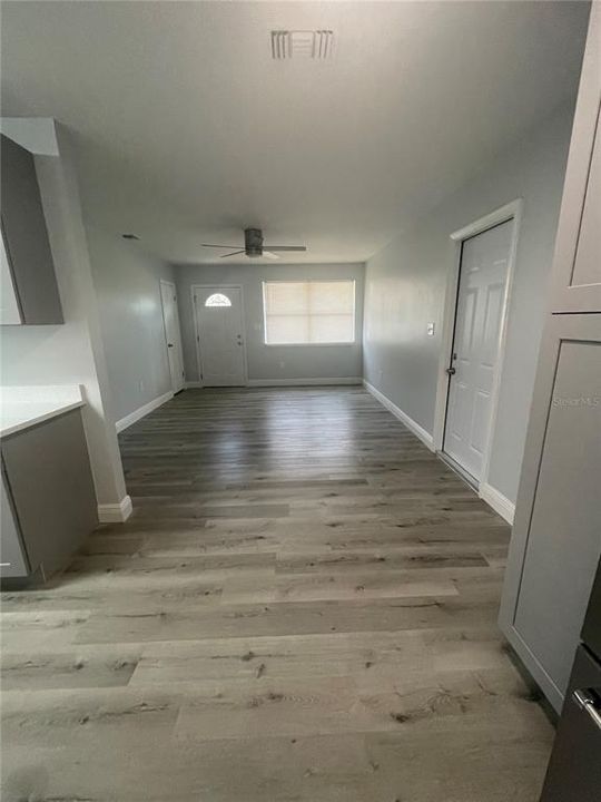 Active With Contract: $349,950 (3 beds, 2 baths, 1212 Square Feet)
