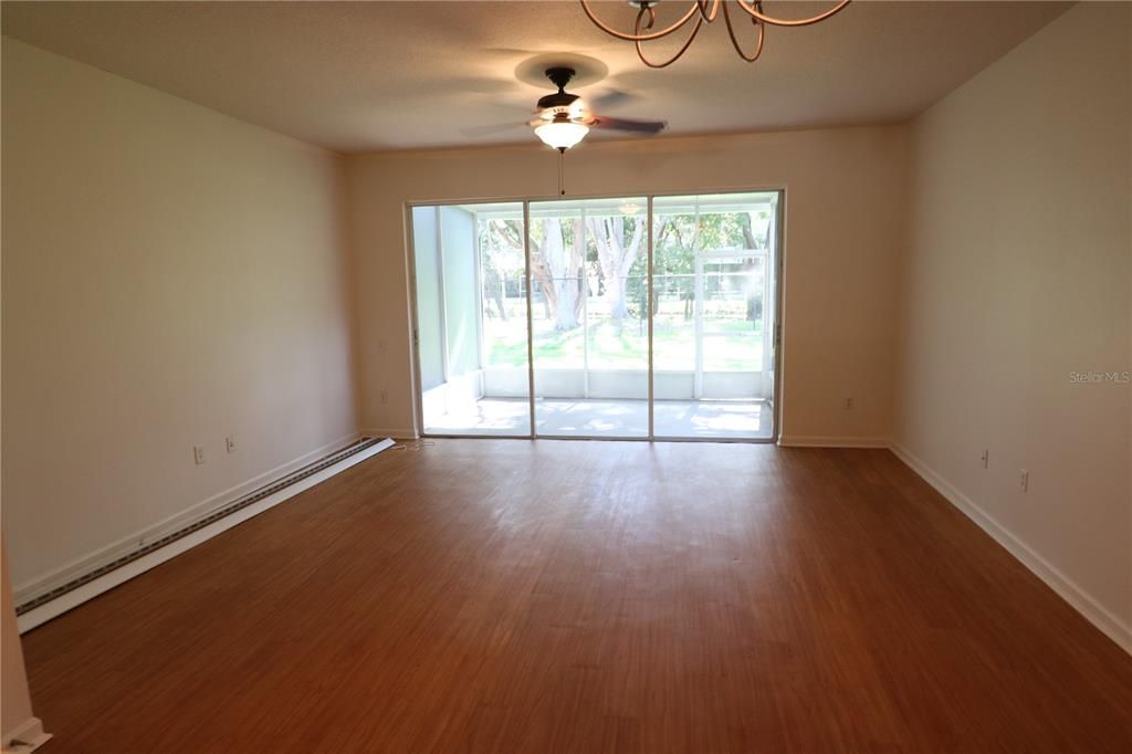 Active With Contract: $2,000 (3 beds, 2 baths, 1644 Square Feet)