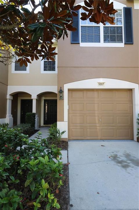 Active With Contract: $2,000 (3 beds, 2 baths, 1644 Square Feet)