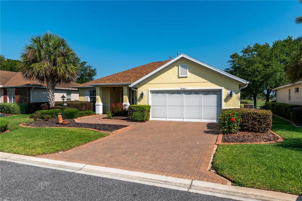 Active With Contract: $400,000 (3 beds, 2 baths, 1934 Square Feet)