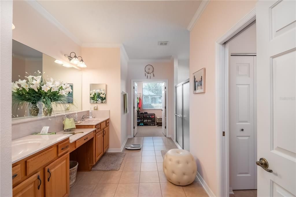 Active With Contract: $400,000 (3 beds, 2 baths, 1934 Square Feet)