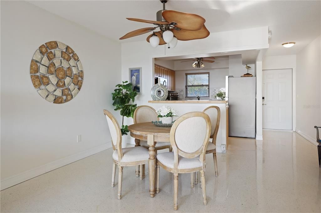 Recently Sold: $215,000 (2 beds, 2 baths, 1162 Square Feet)