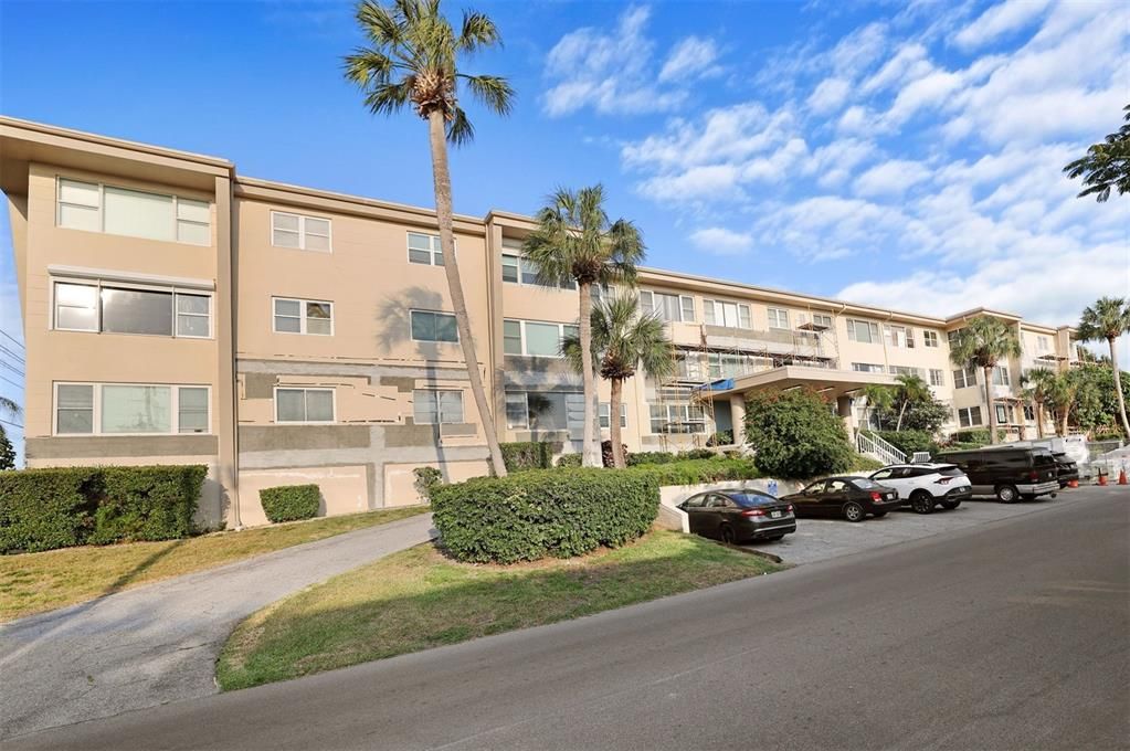 Recently Sold: $215,000 (2 beds, 2 baths, 1162 Square Feet)