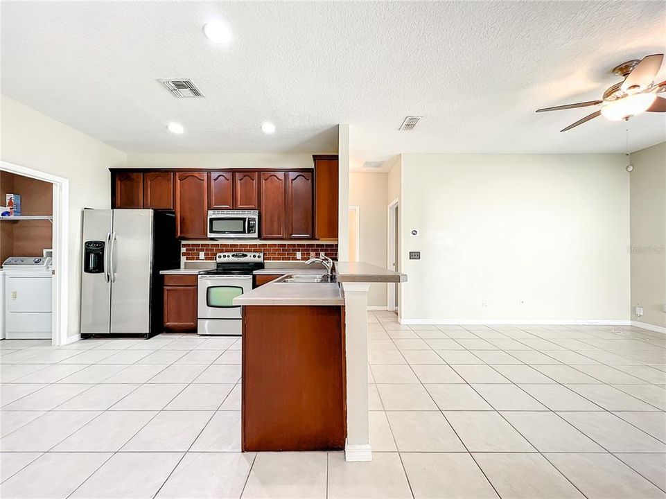For Rent: $2,550 (3 beds, 2 baths, 1630 Square Feet)