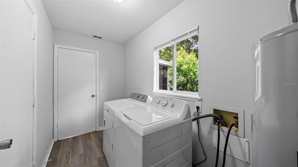 laundry room - opposite  view