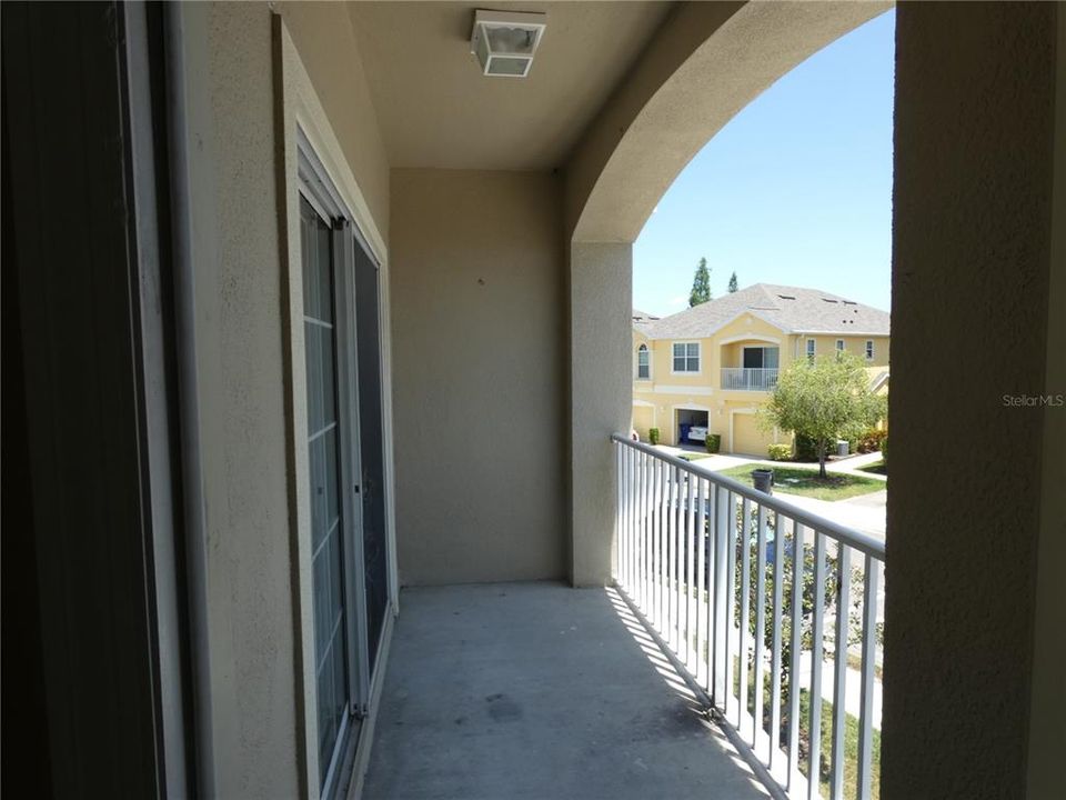 For Rent: $1,900 (2 beds, 2 baths, 1018 Square Feet)