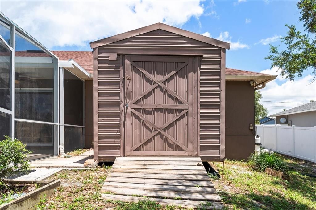 Active With Contract: $415,000 (4 beds, 2 baths, 1827 Square Feet)