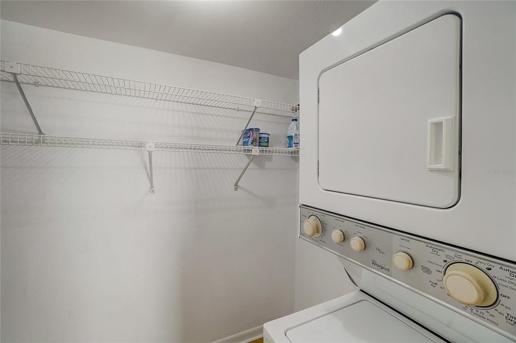 For Sale: $239,900 (2 beds, 1 baths, 1085 Square Feet)