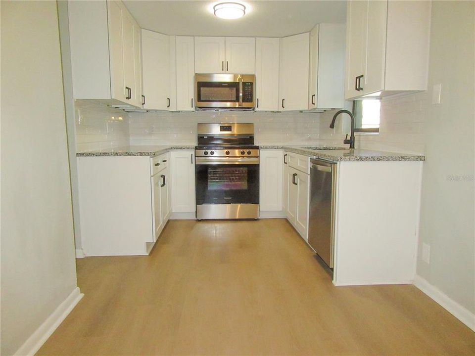 For Sale: $299,900 (3 beds, 1 baths, 870 Square Feet)