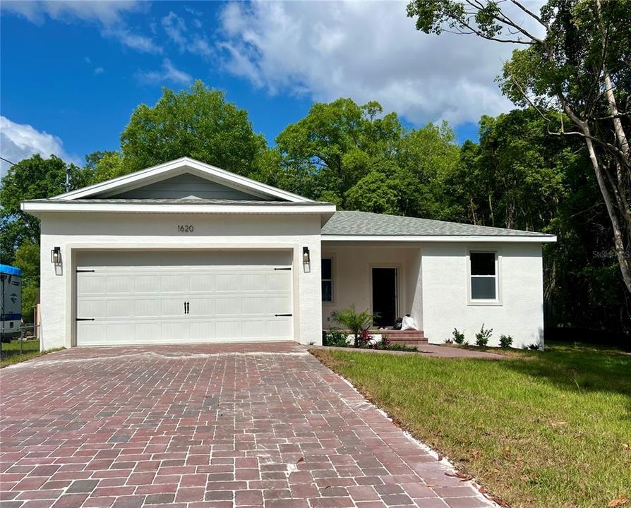 For Sale: $310,000 (3 beds, 2 baths, 1251 Square Feet)