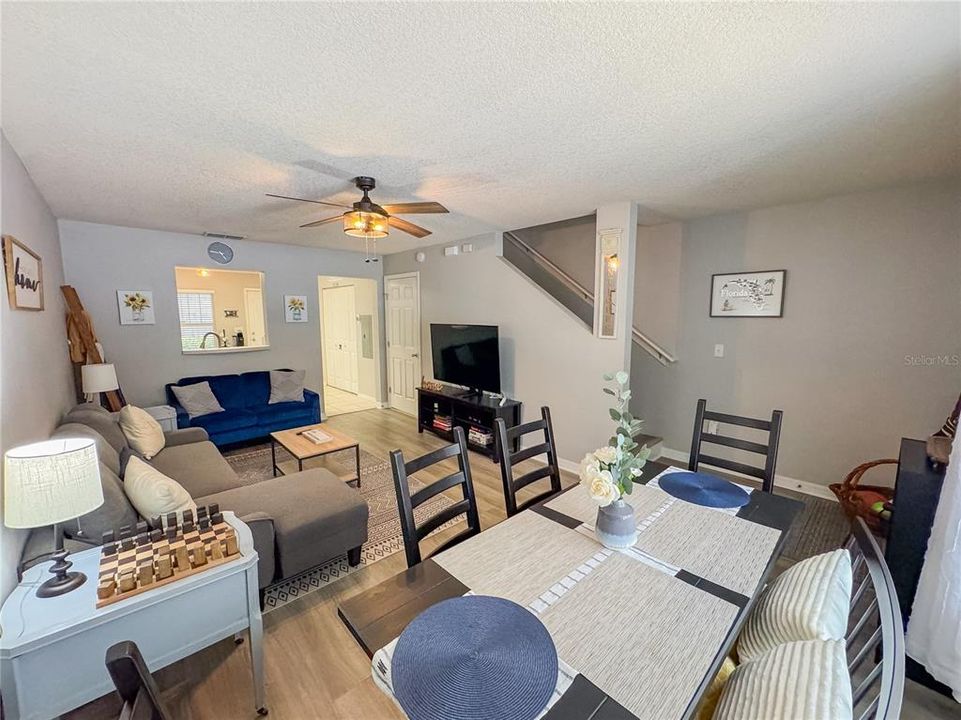 Recently Sold: $230,000 (2 beds, 2 baths, 1142 Square Feet)