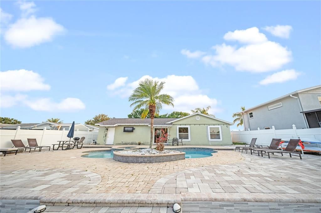 For Sale: $767,000 (3 beds, 2 baths, 1358 Square Feet)