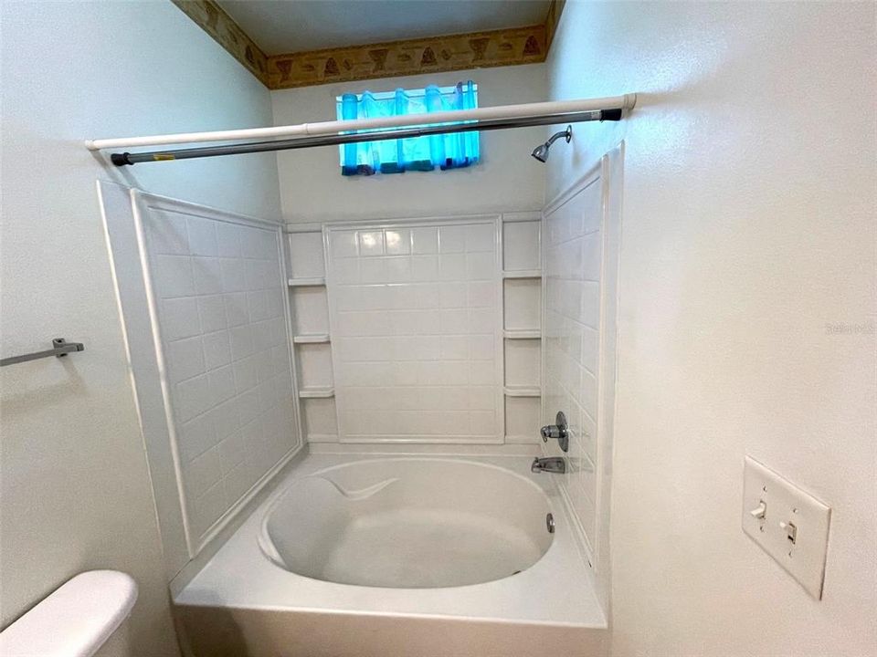 Guest Garden tub