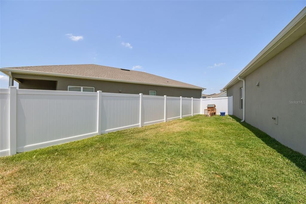 For Sale: $403,500 (4 beds, 2 baths, 2021 Square Feet)