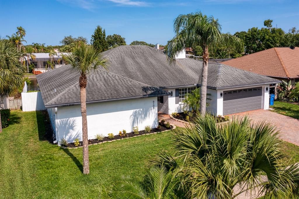 Active With Contract: $1,100,000 (4 beds, 2 baths, 2832 Square Feet)