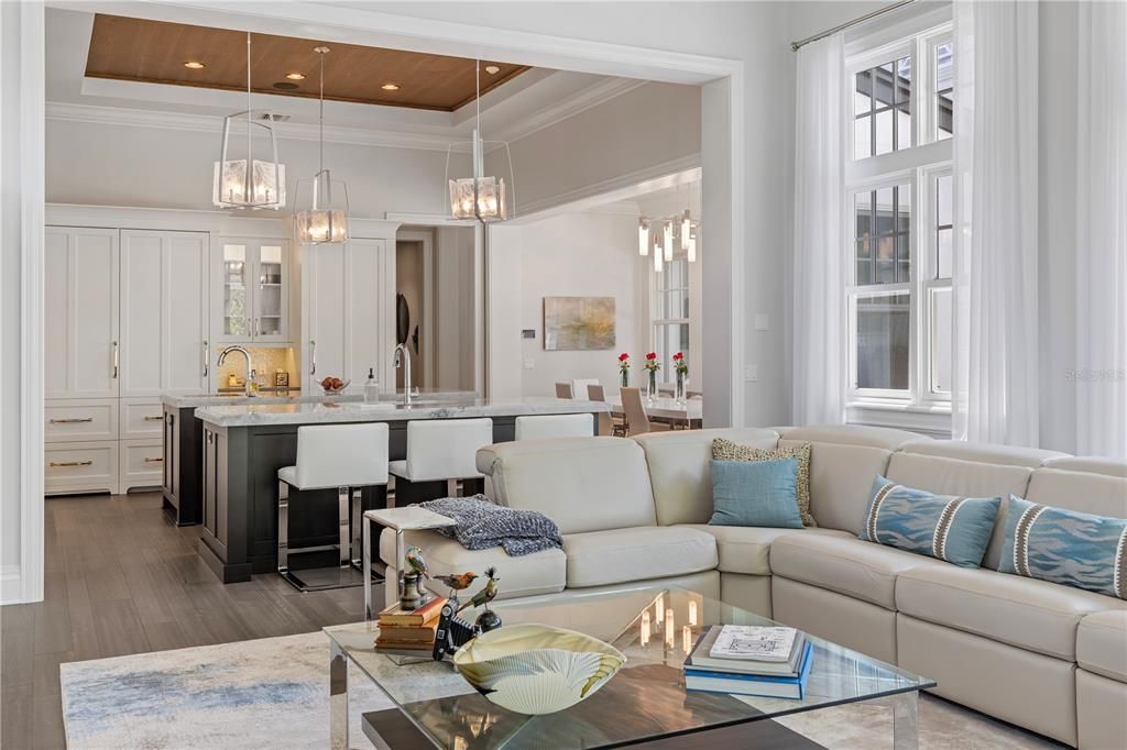 Recently Sold: $7,250,000 (5 beds, 4 baths, 5228 Square Feet)