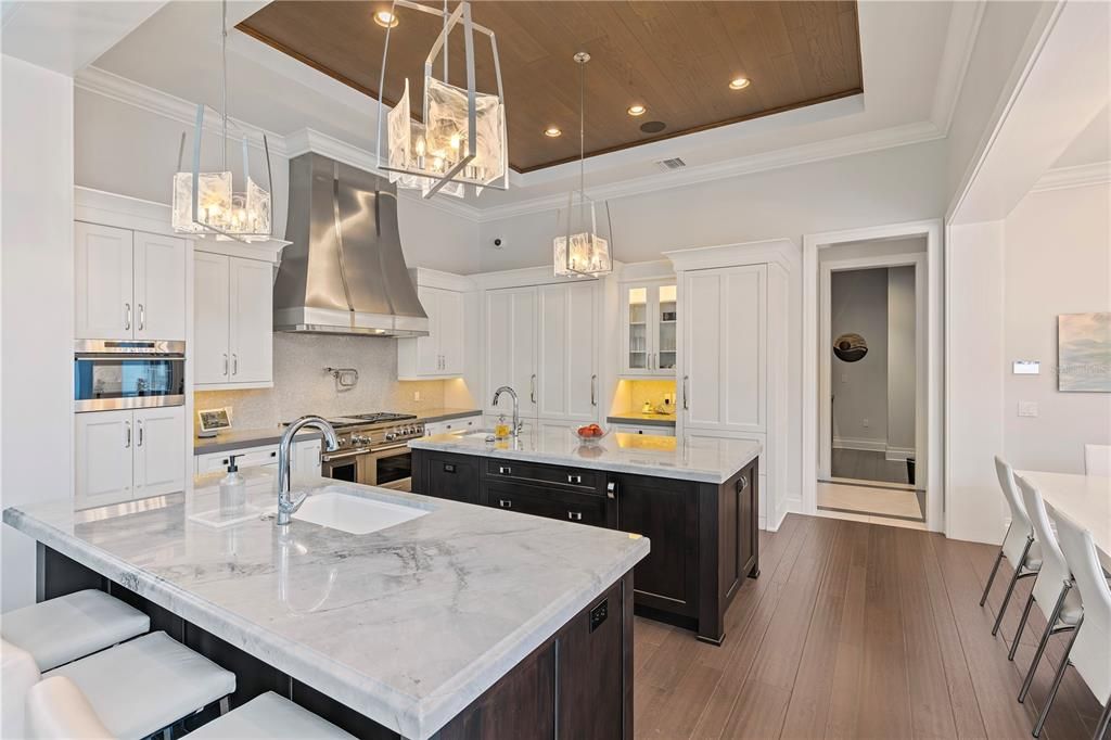 Recently Sold: $7,250,000 (5 beds, 4 baths, 5228 Square Feet)