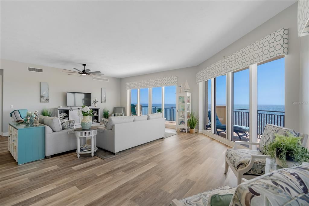 Active With Contract: $1,989,000 (4 beds, 3 baths, 3070 Square Feet)