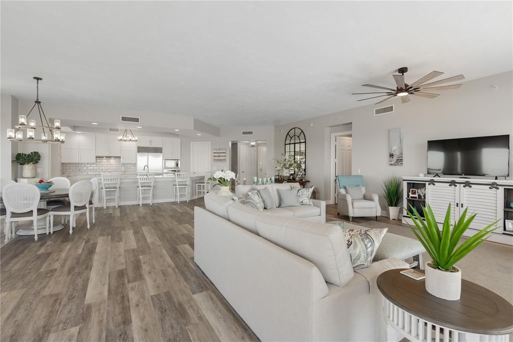 Active With Contract: $1,989,000 (4 beds, 3 baths, 3070 Square Feet)