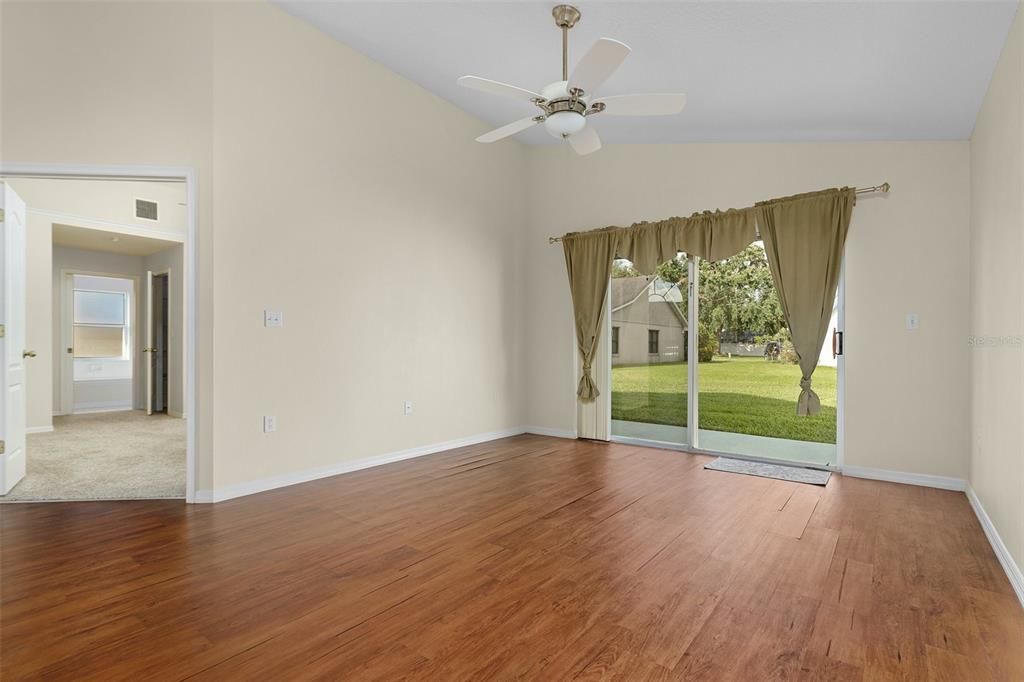 Active With Contract: $2,300 (3 beds, 2 baths, 1641 Square Feet)