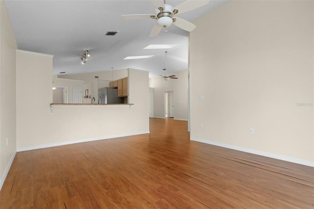 Active With Contract: $2,300 (3 beds, 2 baths, 1641 Square Feet)