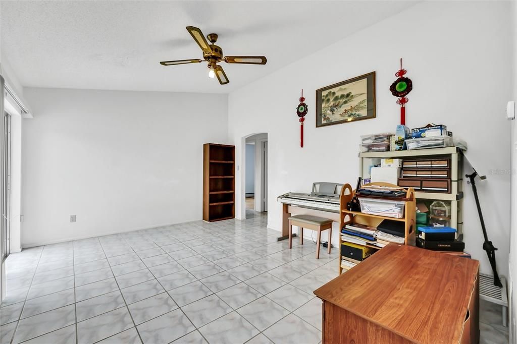 Active With Contract: $420,000 (4 beds, 2 baths, 1706 Square Feet)