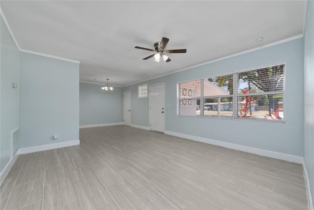 Active With Contract: $395,000 (4 beds, 3 baths, 1686 Square Feet)