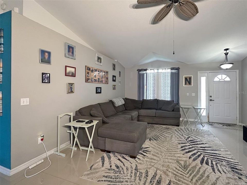 For Sale: $375,000 (3 beds, 2 baths, 1463 Square Feet)